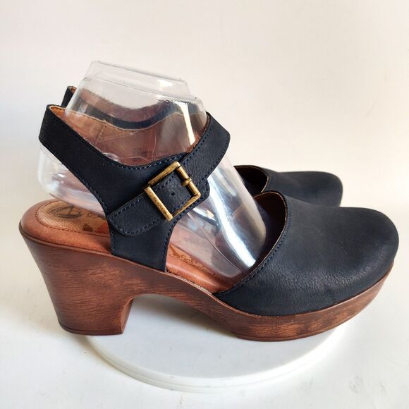 B.o.c Born Size 10 Midnight Blue Clogs Sandals Ankle Strap Platform Block Heels - Picture 1 of 13